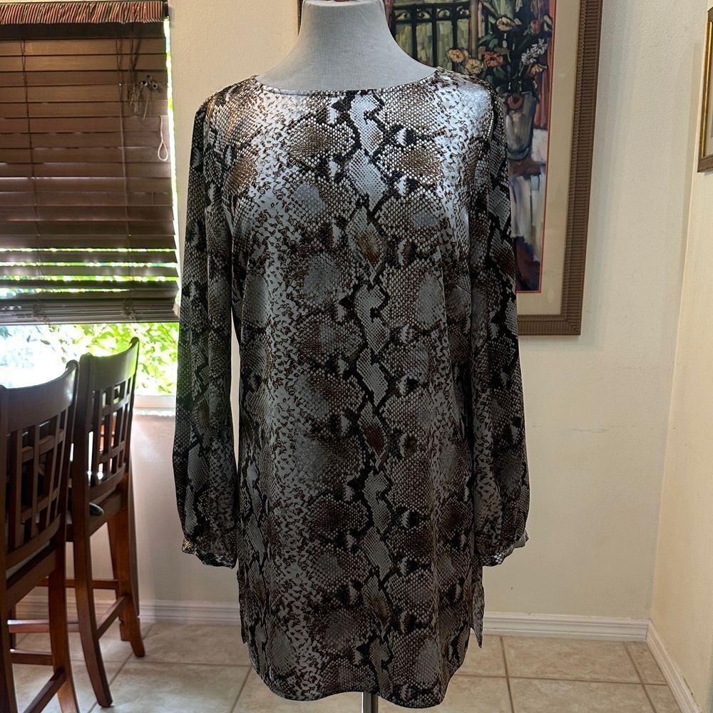 Chico’s Silver/Bronze Snake Print Sateen Long Sleeve Tunic Size 1-Medium - Picture 3 of 14